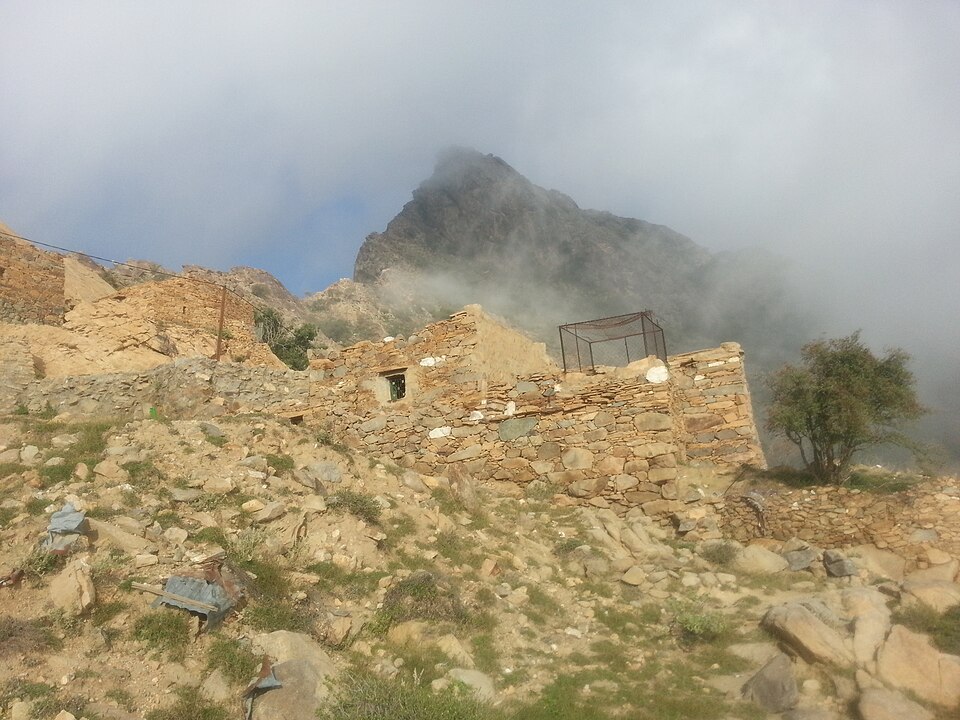 مبانٍ حجرية تراثية في بارق